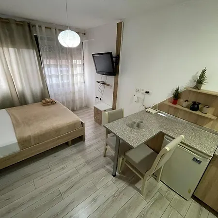 Piazza Downtown Cozy - Enjoy Travel * تيرانا