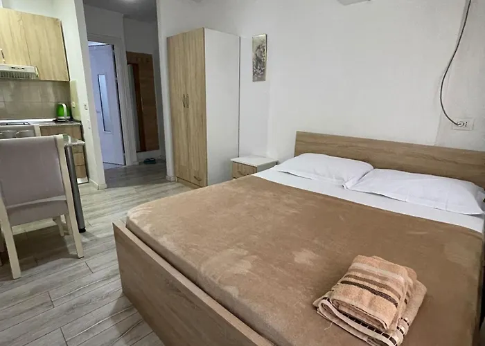 Piazza Downtown Cozy - Enjoy Travel 티라나