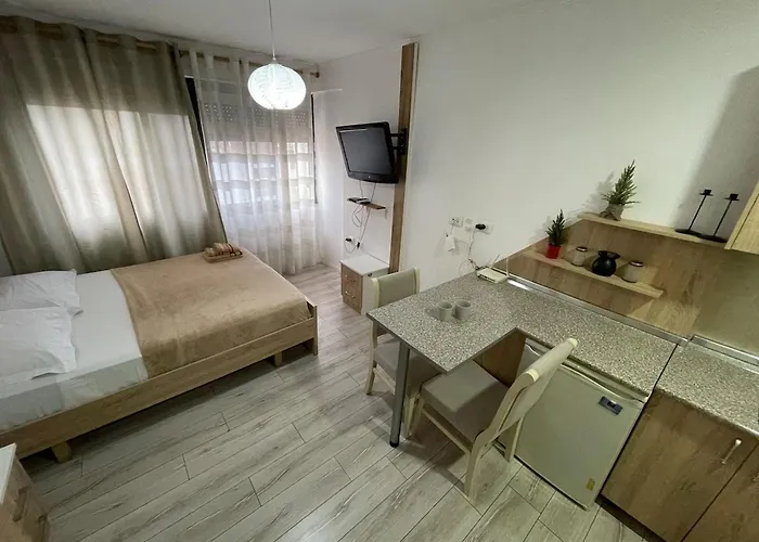 Piazza Downtown Cozy - Enjoy Travel * Tirana