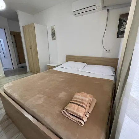 Appartamento Piazza Downtown Cozy Tirana