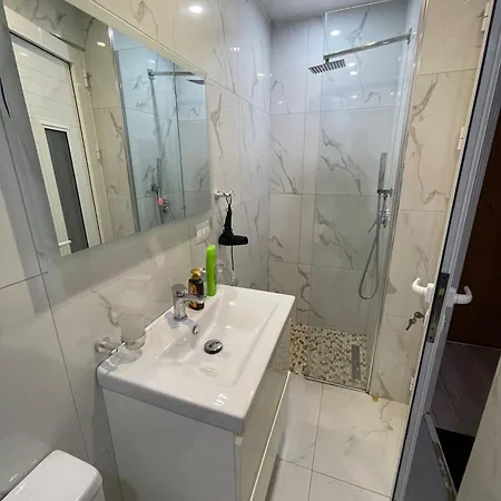 Daire Piazza Downtown Cozy Tiran