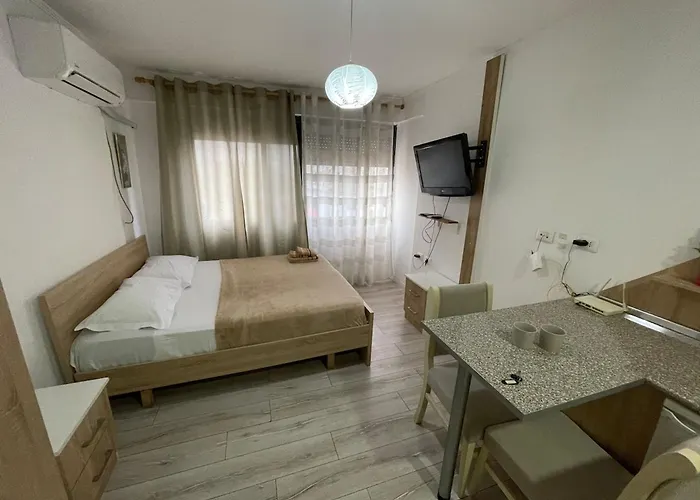 Piazza Downtown Cozy - Enjoy Travel Tirana